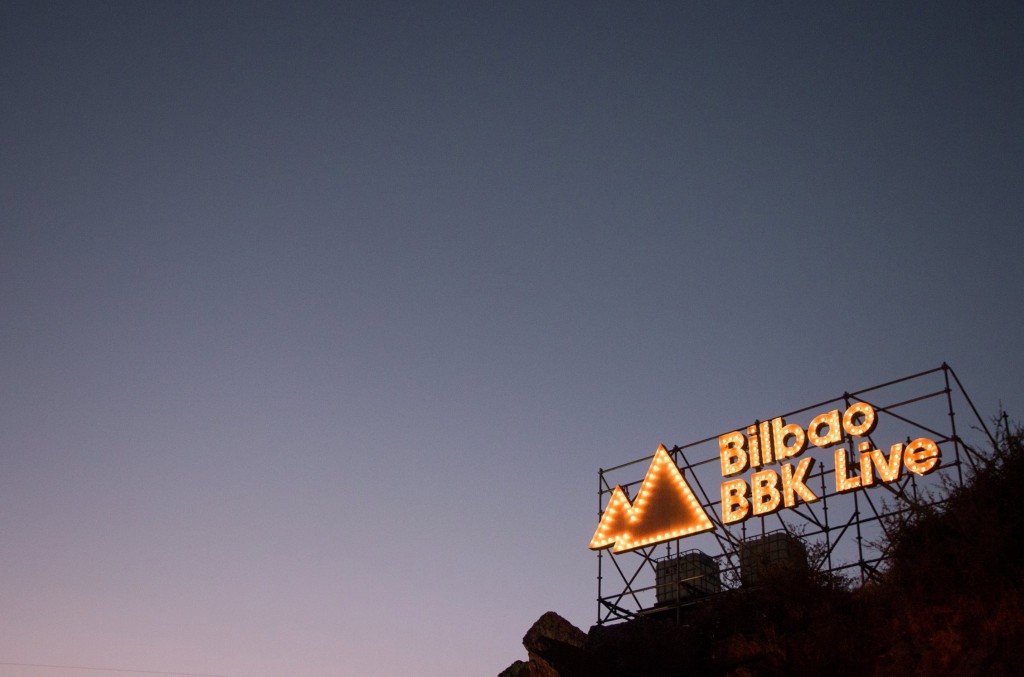 Escenografía para el Festival Bilbao BBK Live 2016. Cartel Bilbao BBK Live. Fotografía: Zuloark